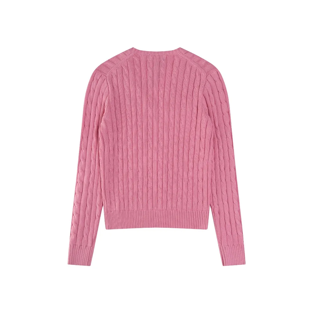 P210 #R90 RALPH LAUREN Thirteen colors of Ralph Lauren classic small label embroidery V-neck pullover cable cardigan sweater women's top, high-density LOGO embroidery on the chest, original customization of tag accessories. Made of pure cotton yarn, pure cotton is skin-friendly and comfortable, small label war horse embroidered twist button V-neck sweater🐎High quality, follow the blogger to learn how to wear it! Let’s buy a Ralph Lauren cable sweater. It’s a super hard-to-find series after it became popular. It’s hard to find one on the official website. It’s simple and practical to wear, with a lazy and loose feel. The thickened fabric has more texture, feels soft and delicate, and has a loose fit. Whether worn alone or layered, you can wear different styles of fashion with just one piece!   Size： Sleeve length: 60/61/62/63